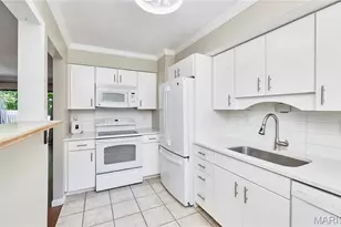 1755 Robin Knl Ct, Saint Louis, MO 63146 - Photo 8