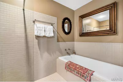 703 N 13th Street #207, Saint Louis, MO 63103 - Photo 28