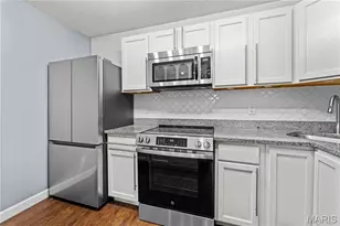 9125 N Swan Cir, Brentwood, MO 63144 - Photo 8