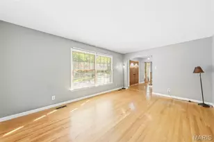 10246 Gregory Ct, Saint Louis, MO 63128 - Photo 10