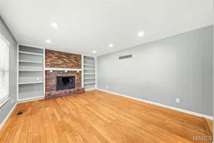 10246 Gregory Ct, Saint Louis, MO 63128 - Photo 12