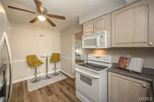 215 Walworth Dr, Saint Louis, MO 63125 - Photo 14