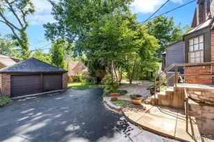 7312 Ravinia Dr, Saint Louis, MO 63121 - Photo 2