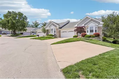 2415 S Lakeridge Court #15, Lake Saint Louis, MO 63367 - Photo 2