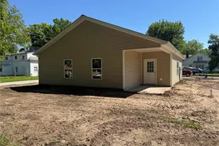 217 S 6th St, Elsberry, MO 63343 - Photo 4