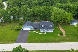 10 Briarwood Ct, Warrenton, MO 63383 - Photo 1