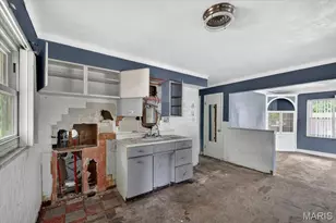 2360 Chambers Rd, Moline Acres, MO 63136 - Photo 8