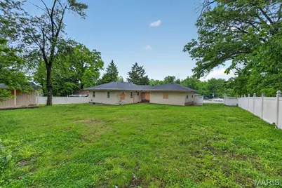 2360 Chambers Road, Moline Acres, MO 63136 - Photo 20