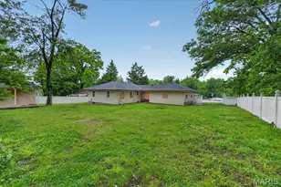 2360 Chambers Rd, Moline Acres, MO 63136 - Photo 20