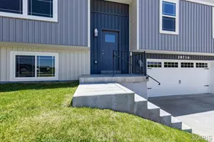 28716 Woodland Heights Dr, Warrenton, MO 63383 - Photo 2