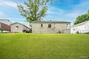 581 Meadowridge Dr, Kirkwood, MO 63122 - Photo 24
