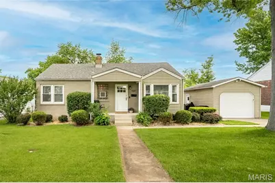 581 Meadowridge Drive, Kirkwood, MO 63122 - Photo 2