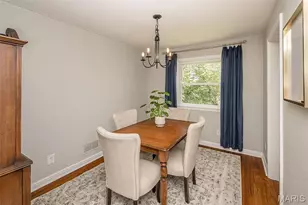 581 Meadowridge Dr, Kirkwood, MO 63122 - Photo 10