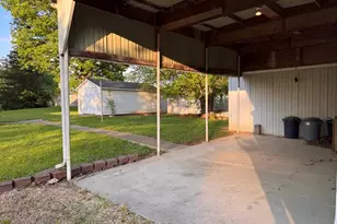 2800 S Carolina St, Louisiana, MO 63353 - Photo 4