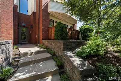 5571 Waterman Boulevard #D, Saint Louis, MO 63112 - Photo 2