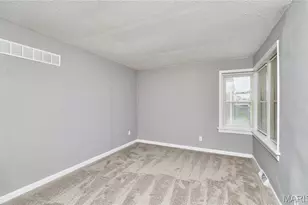 2146 Fairhaven Dr, Jennings, MO 63136 - Photo 6