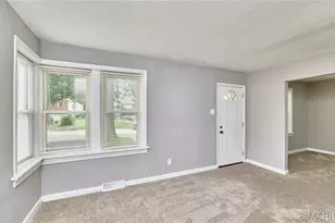 2146 Fairhaven Dr, Jennings, MO 63136 - Photo 8