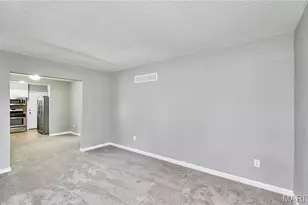 2146 Fairhaven Dr, Jennings, MO 63136 - Photo 10