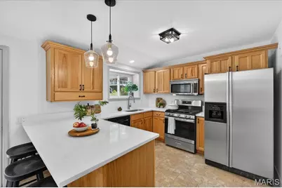 4851 Sunnyview Drive, Saint Louis, MO 63128 - Photo 12