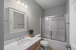 1535 Fawnvalley Dr, Des Peres, MO 63131 - Photo 28