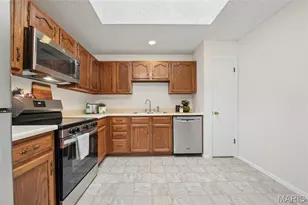 3024 Autumn Lakes Ct, Maryland Heights, MO 63043 - Photo 18