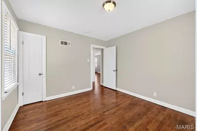 8832 Lawn Avenue, Brentwood, MO 63144 - Photo 16