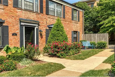 35 Topton Way #1E, Clayton, MO 63105 - Photo 2