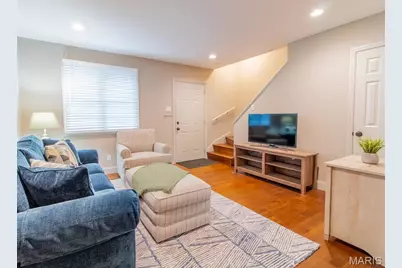 9019 W Swan Circle, Brentwood, MO 63144 - Photo 2