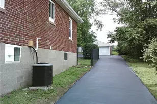 9113 Palmer Ave, Overland, MO 63114 - Photo 30