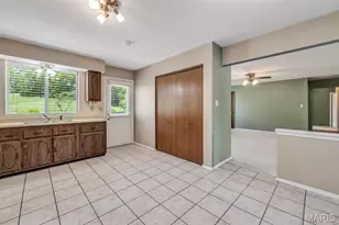 4863 Vermilion Dr, Saint Louis, MO 63128 - Photo 14