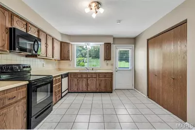 4863 Vermilion Drive, Saint Louis, MO 63128 - Photo 12
