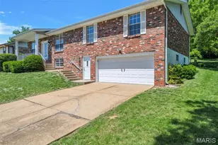 4863 Vermilion Dr, Saint Louis, MO 63128 - Photo 2