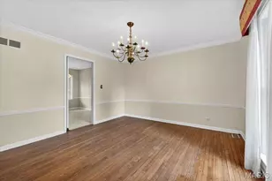 925 Winterwood Ln, Ladue, MO 63124 - Photo 16