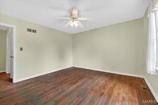 925 Winterwood Ln, Ladue, MO 63124 - Photo 34
