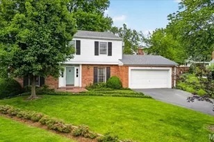925 Winterwood Ln, Ladue, MO 63124 - Photo 2