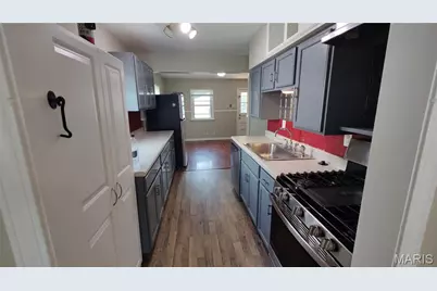 11021 Saint Girard Lane, Saint Ann, MO 63074 - Photo 4