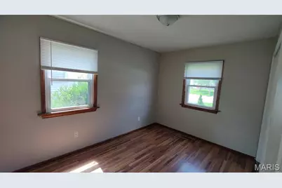 11021 Saint Girard Lane, Saint Ann, MO 63074 - Photo 8