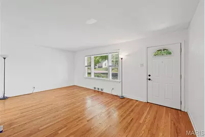 9826 Lullaby Lane, Saint Louis, MO 63114 - Photo 4