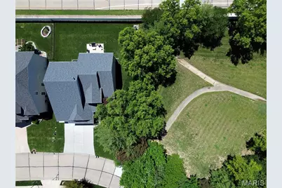 111 Berry Manor Circle, Saint Charles, MO 63376 - Photo 6