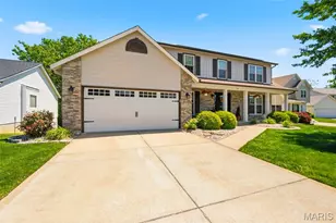 127 Burnt Oak Ct, Wentzville, MO 63385 - Photo 2