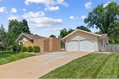486 Ironwood Drive, Ballwin, MO 63011 - Photo 2