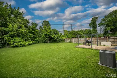 607 Majesty Court, Lemay, MO 63125 - Photo 14
