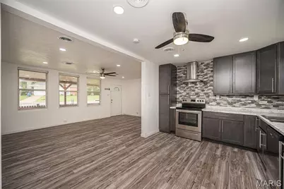 607 Majesty Court, Lemay, MO 63125 - Photo 8