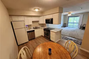 1615 Summergate Pkwy, Saint Peters, MO 63303 - Photo 2