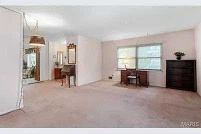 8620 Florence Avenue, Saint Louis, MO 63144 - Photo 12