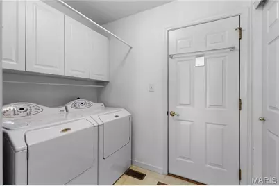 10140 Shapfield Lane, Affton, MO 63123 - Photo 18