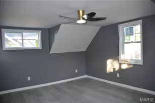 5381 Bermuda Dr, Saint Louis, MO 63121 - Photo 8