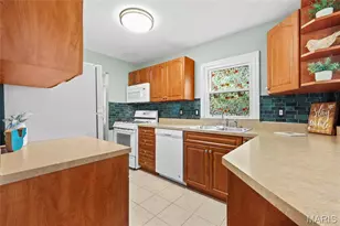 9557 Cantwell Dr, Affton, MO 63123 - Photo 16