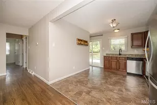 809 Lindell Dr, Ballwin, MO 63011 - Photo 8