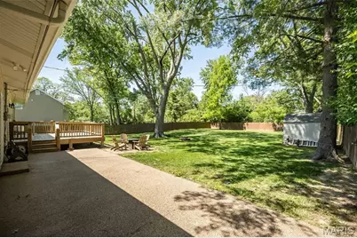 809 Lindell Drive, Ballwin, MO 63011 - Photo 22